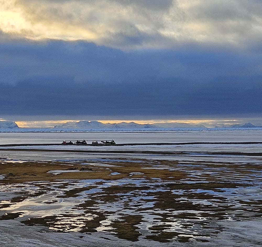 Vårsmeltinga er i gang i Adventdalen. 